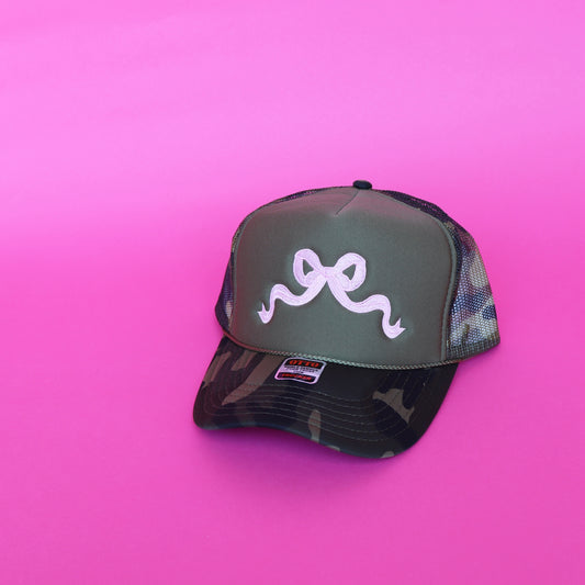 camo bow trucker hat